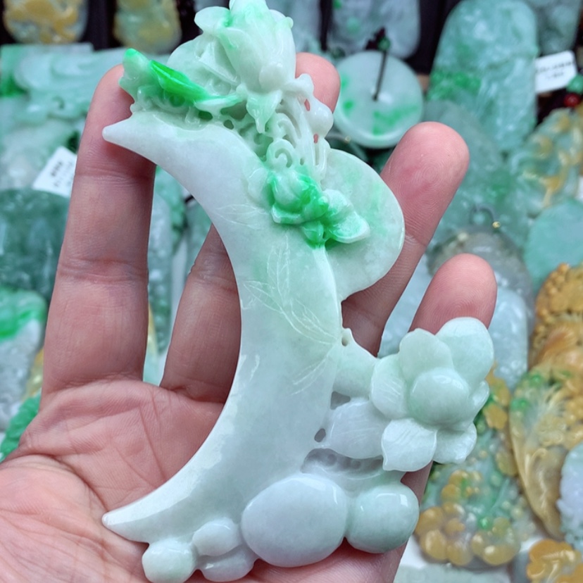 【闪购商品】翡翠吊坠(不含链)未镶嵌