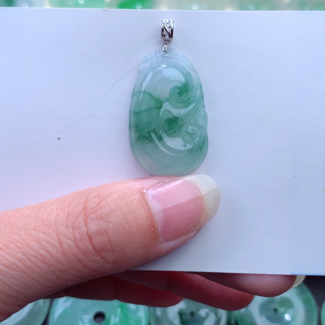 翡翠吊坠(不含链)18K金镶嵌