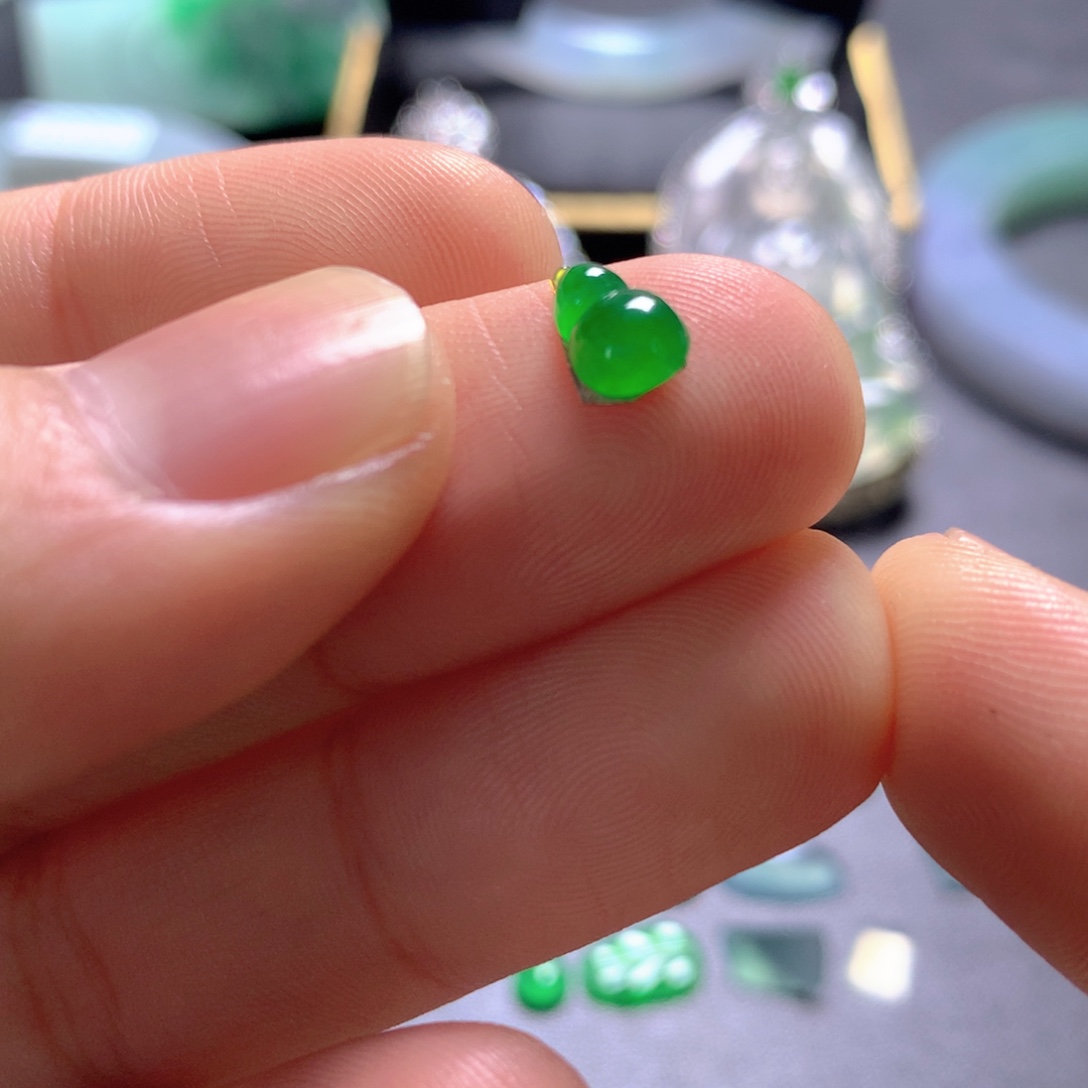 定制翡翠未镶嵌天然翡翠A货