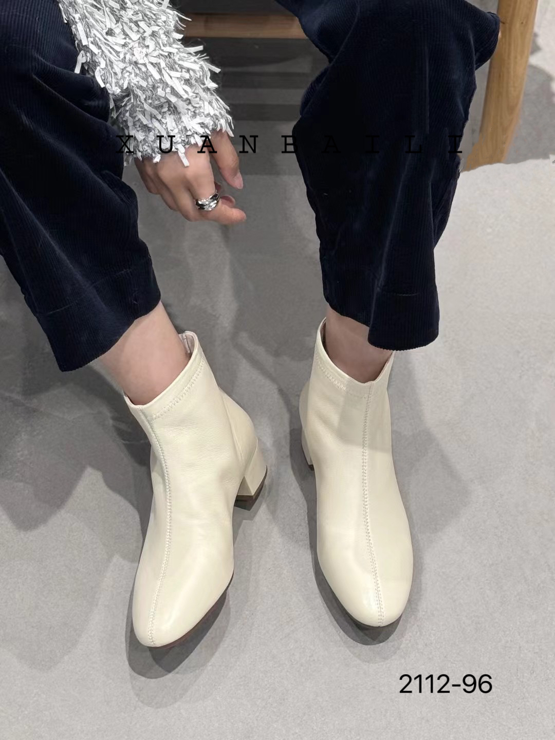 2112961新款高品质广版头层羊皮加绒气质舒适短靴