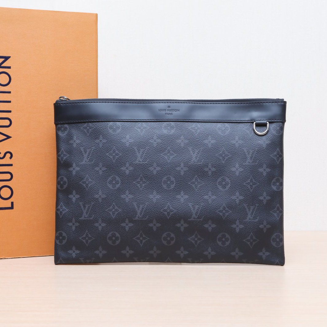 95新 LouisVuitton/路易威登 小花黑黑黑色 PVC 手拿包