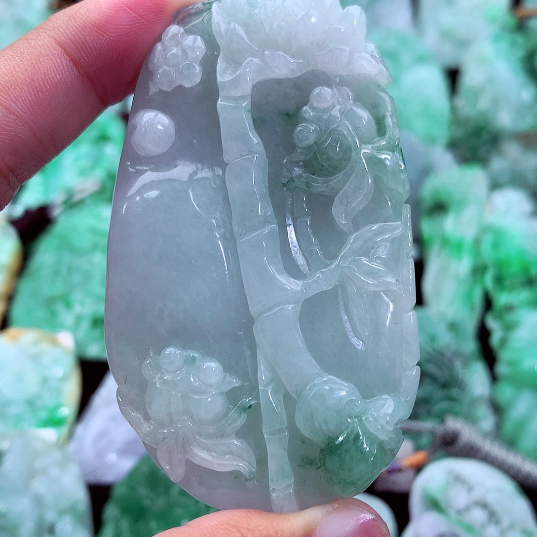 吊坠(不含链)未镶嵌翡翠