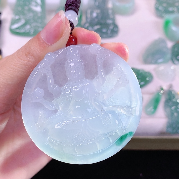 翡翠颈饰未镶嵌翡翠