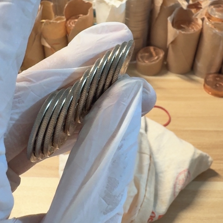 其他普通金属10枚，光复币