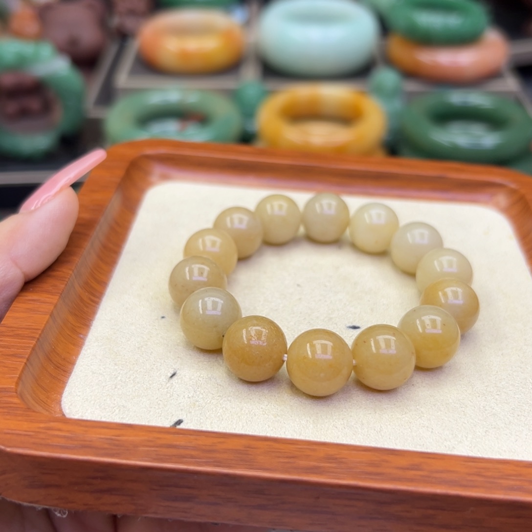 未镶嵌手镯石英岩玉