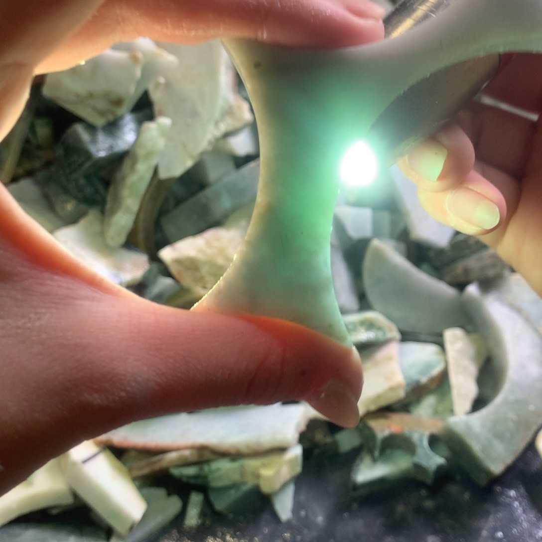 翡翠颈饰未镶嵌缅甸翡翠