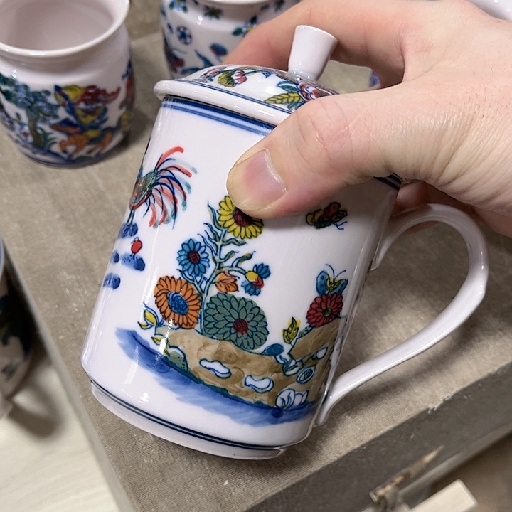 瓷片景德镇陶瓷杯子。红。