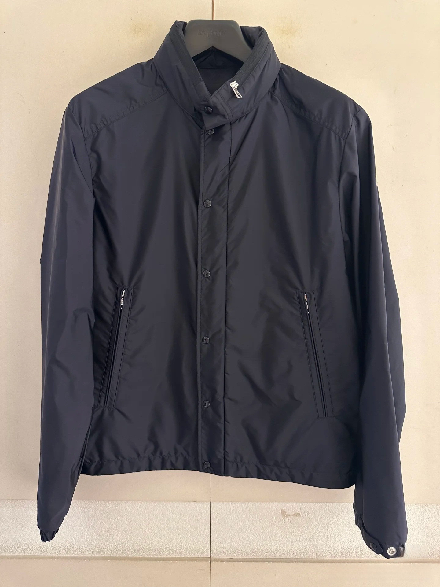 全新未使用 Moncler蒙口 25新款帽子可拆卸藏蓝色风衣夹克