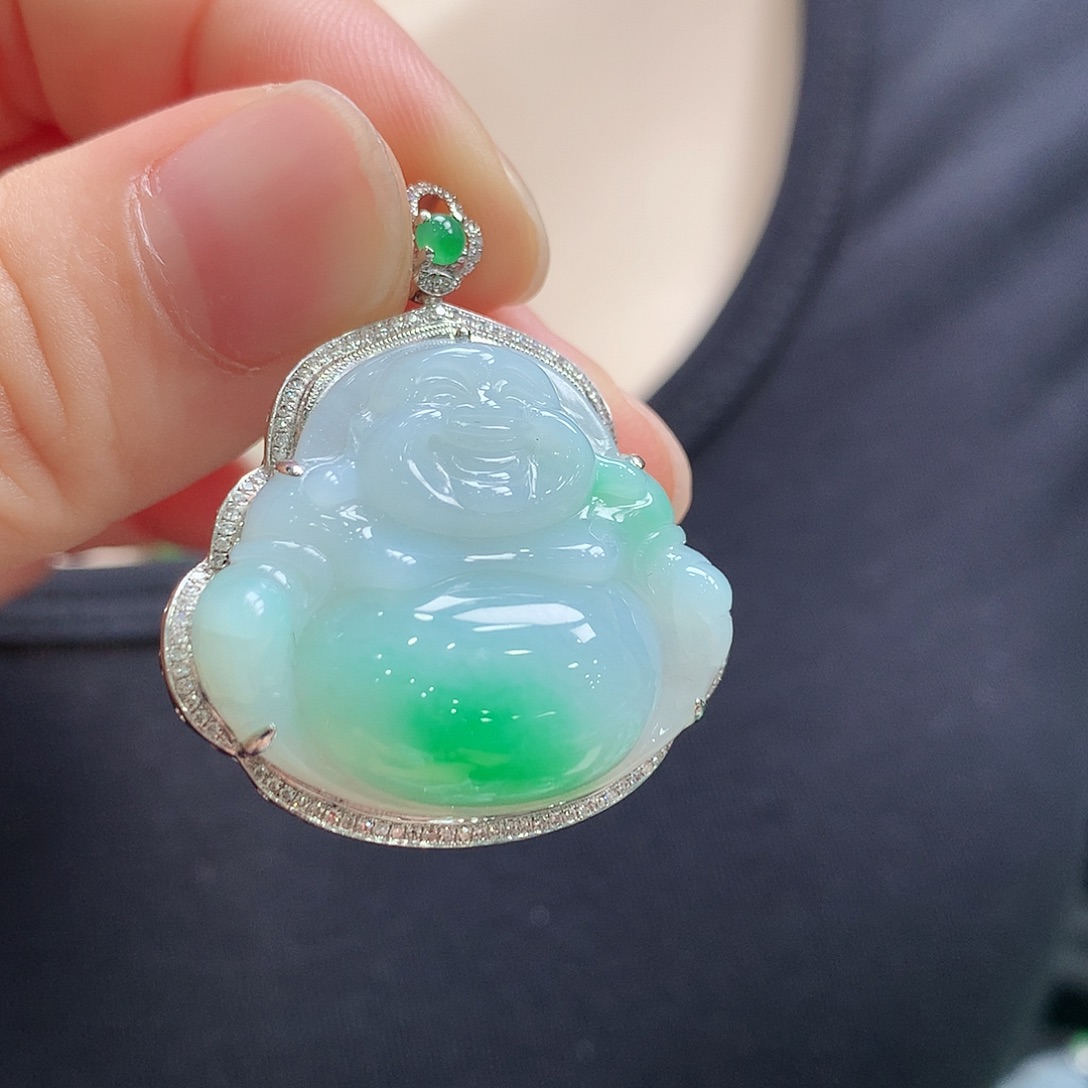 颈饰18K金镶嵌翡翠佛公