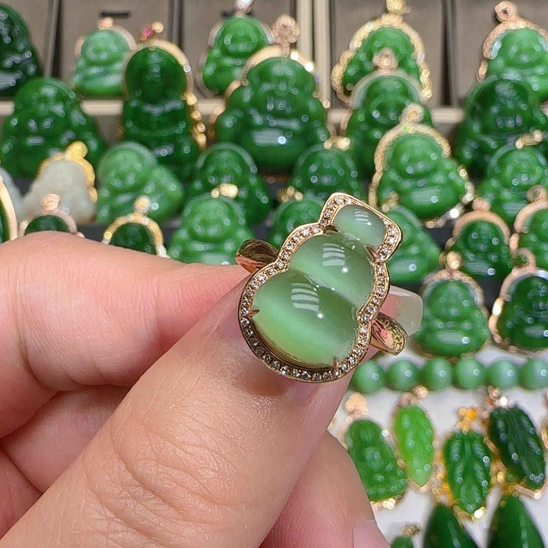 和田玉（碧玉）戒指18K金镶嵌