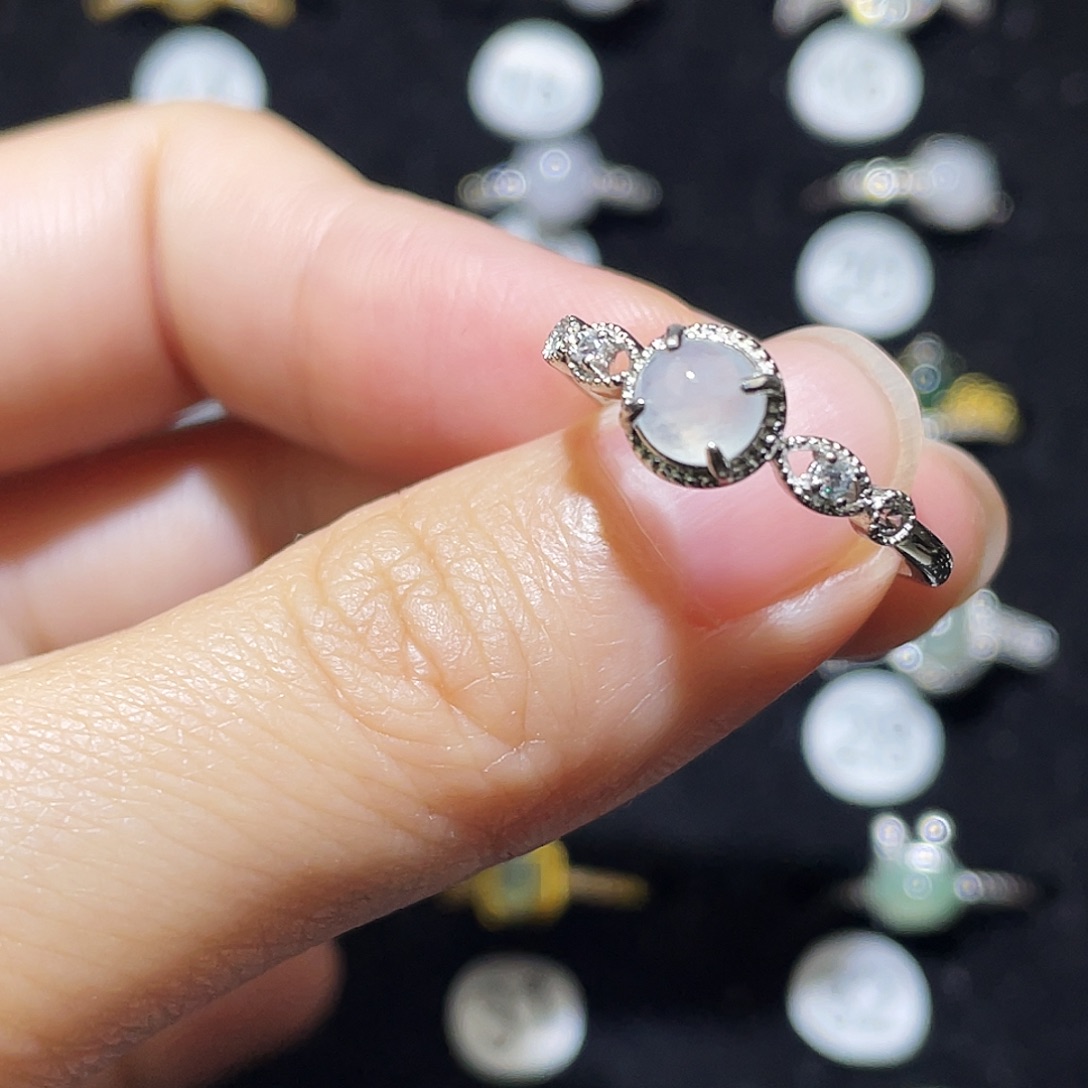 翡翠未镶嵌戒指戒指