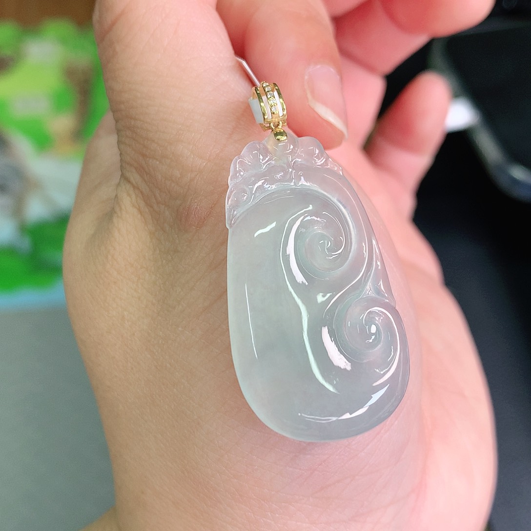 翡翠颈饰18K金镶嵌冰胶晴如意