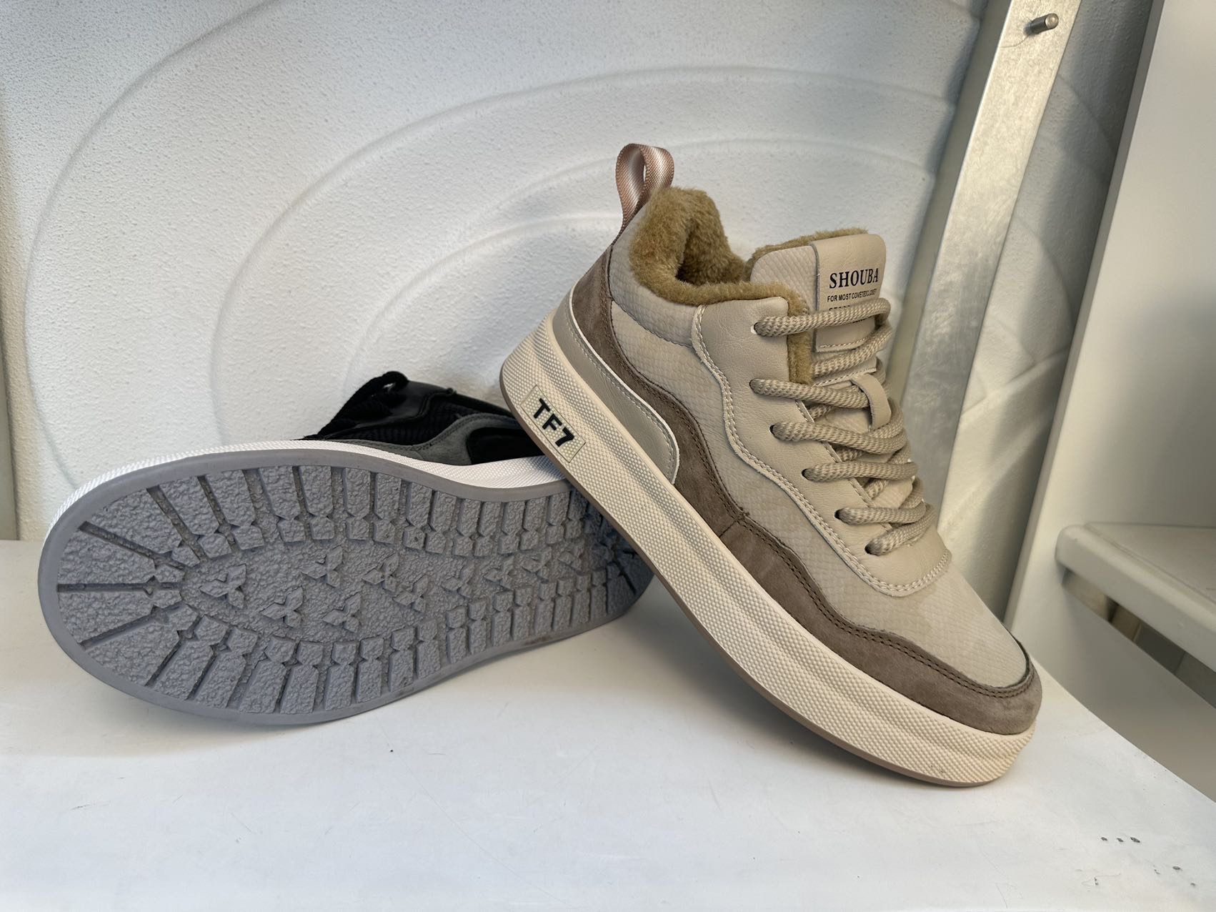 6652黑色杏色男士休闲鞋男款男士休闲板鞋子新款男鞋