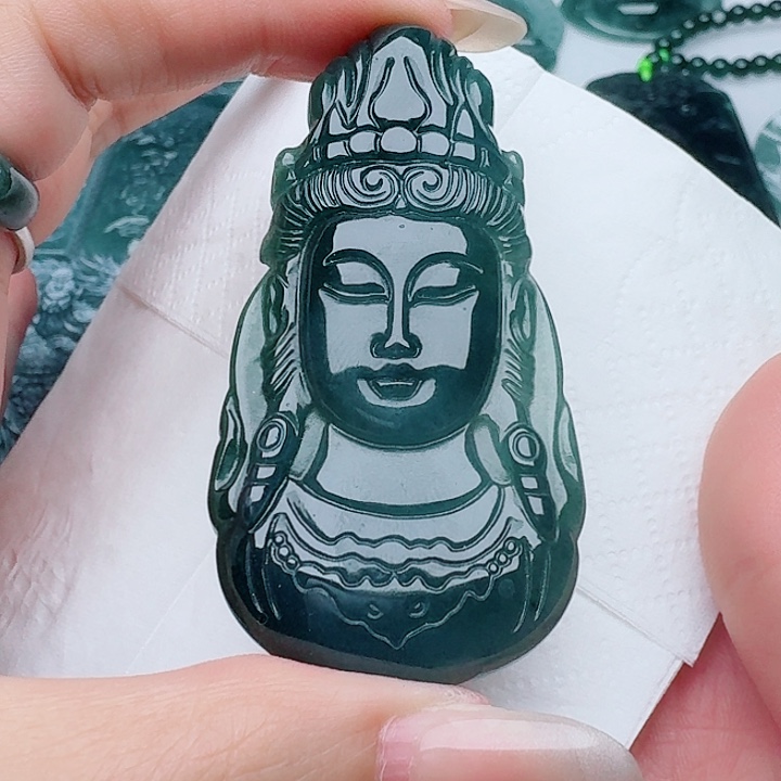颈饰未镶嵌翡翠天然的A货翡翠多样性发其一
