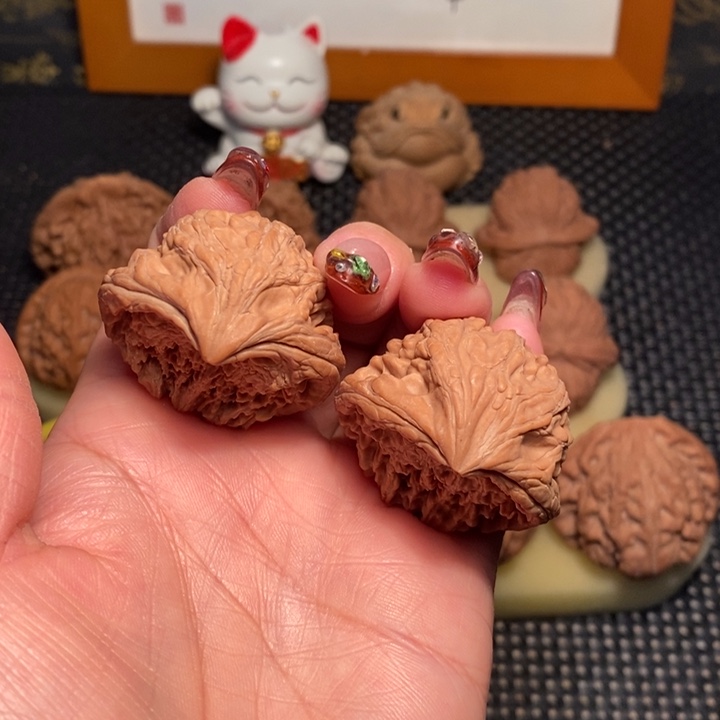 文玩核桃把件大沽石蛇头