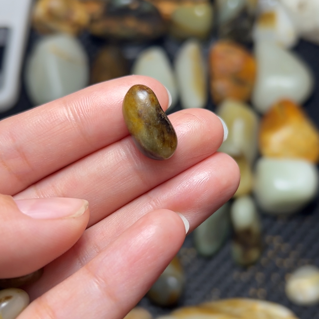 用***8和田玉未镶嵌挂件27