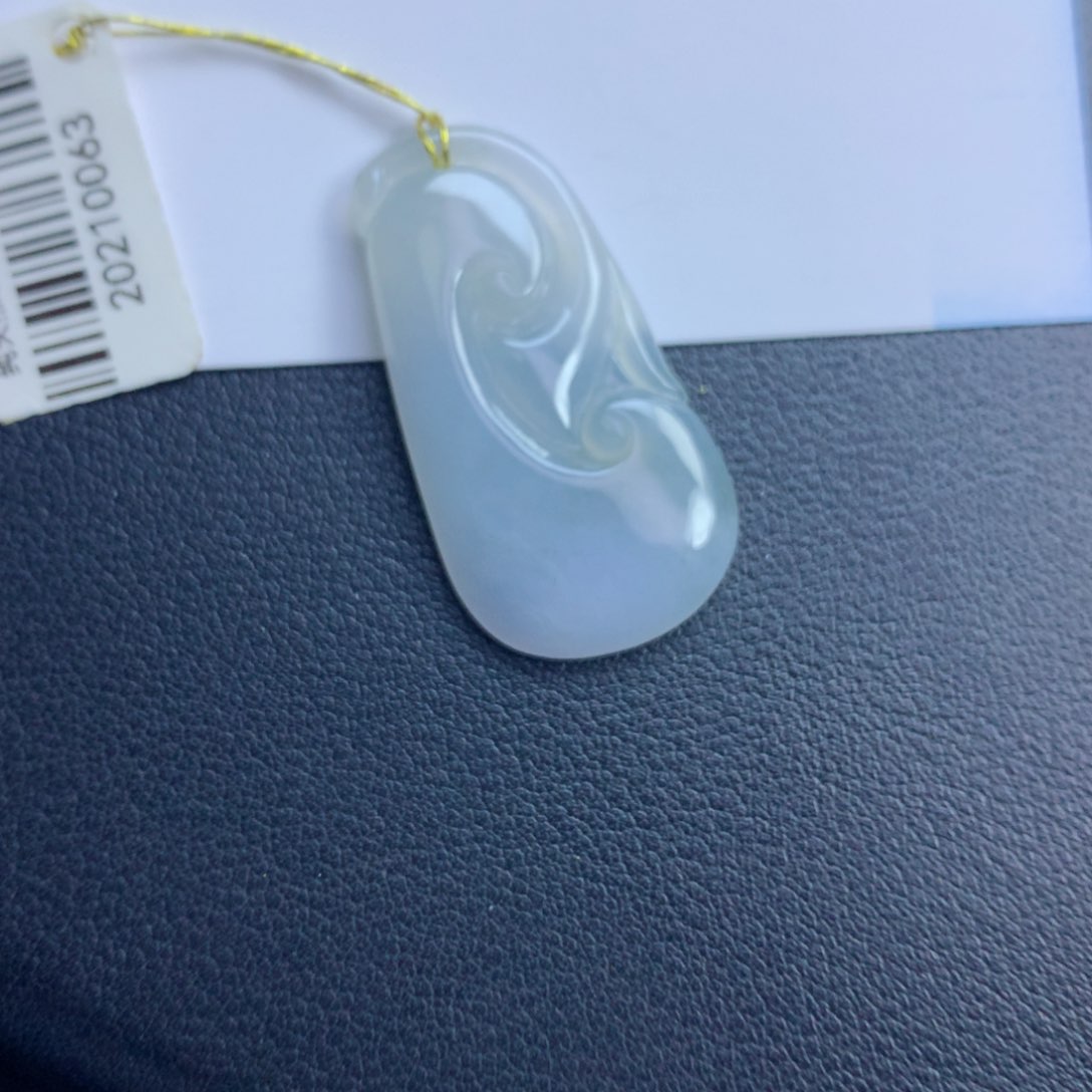 翡翠颈饰未镶嵌如意