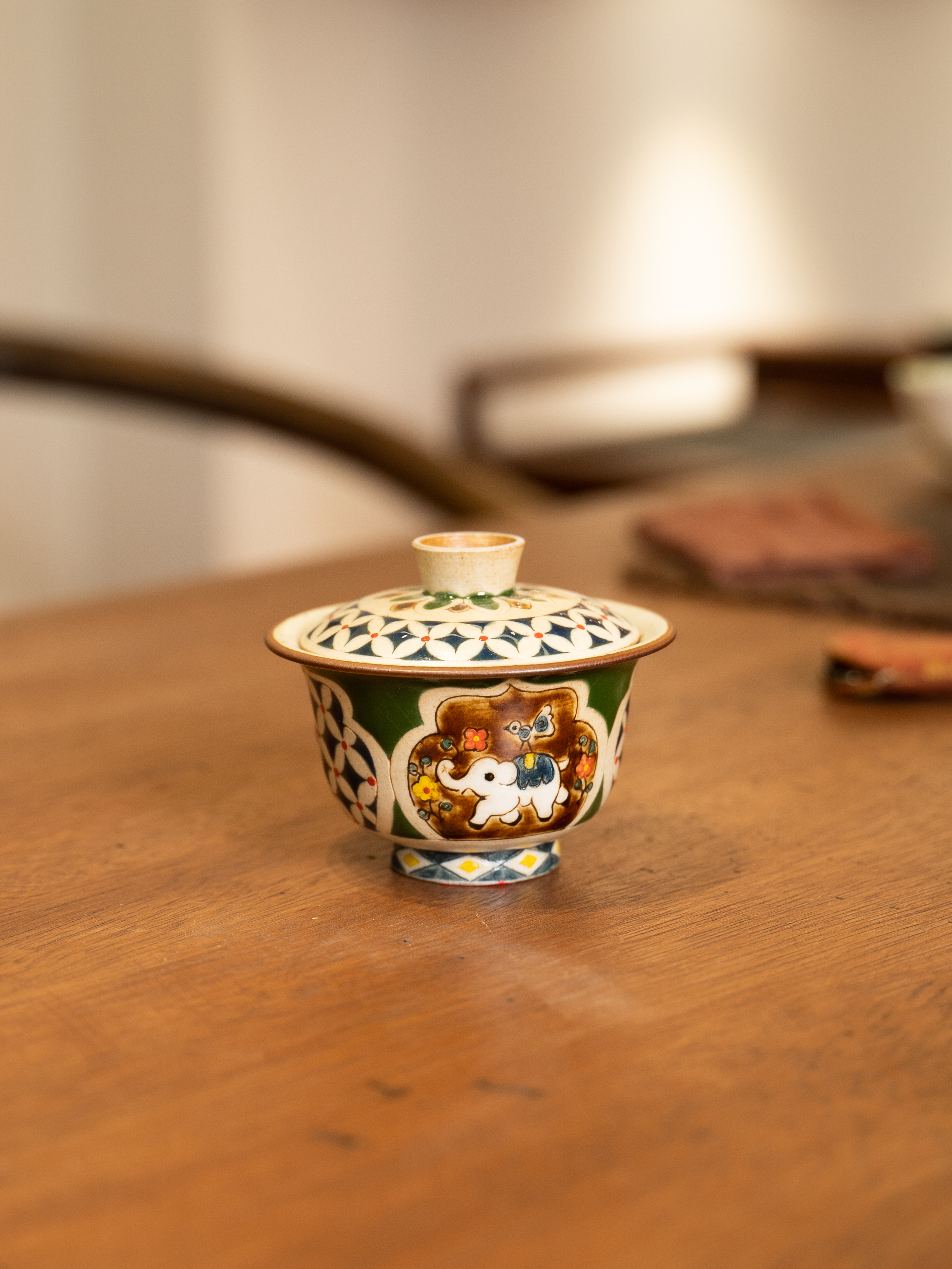 栗秋黄作者 | 满绘复古大象铜钱福禄纹结晶釉盖碗