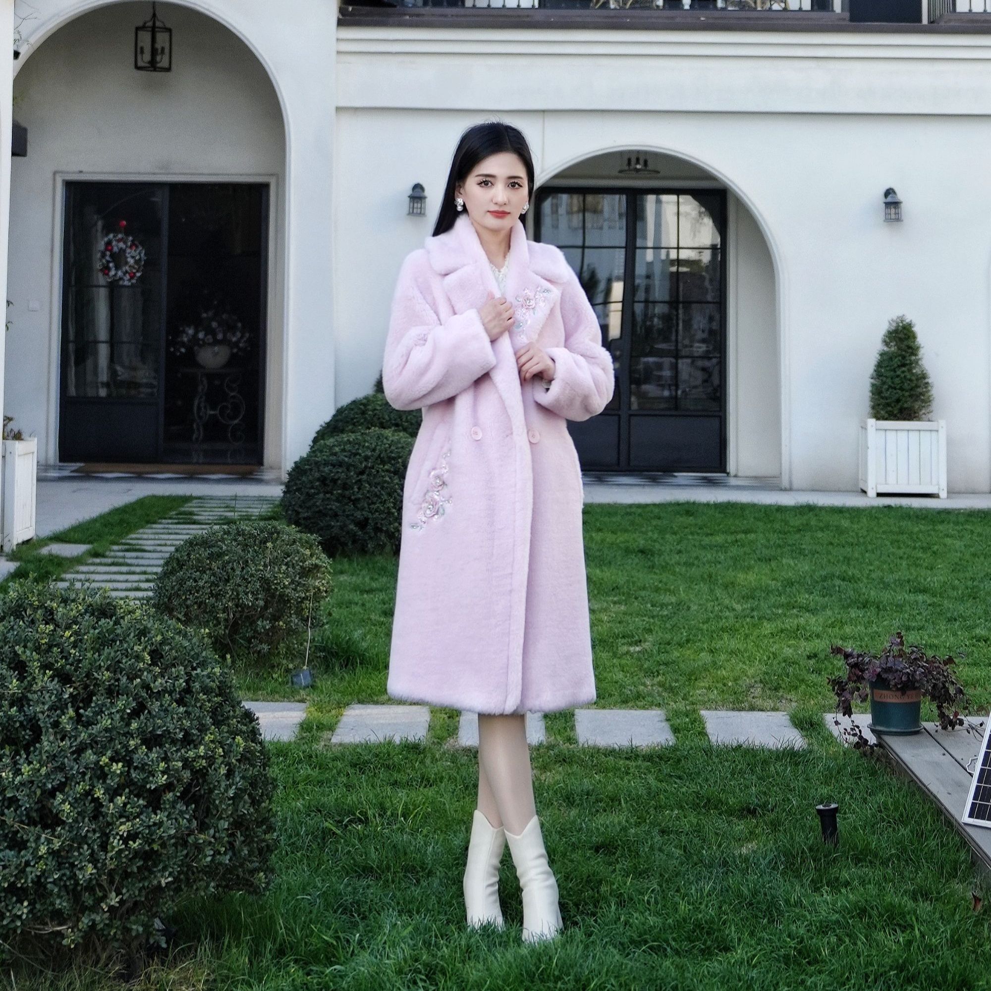 Pink Mary/粉红玛琍钉珠绣花中长款保暖外套TMANW7303