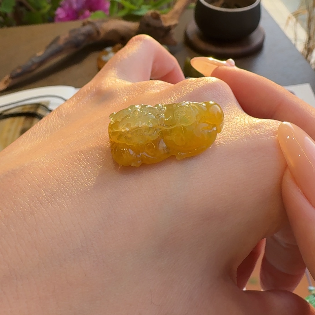 翡翠颈饰未镶嵌冰黄貔貅