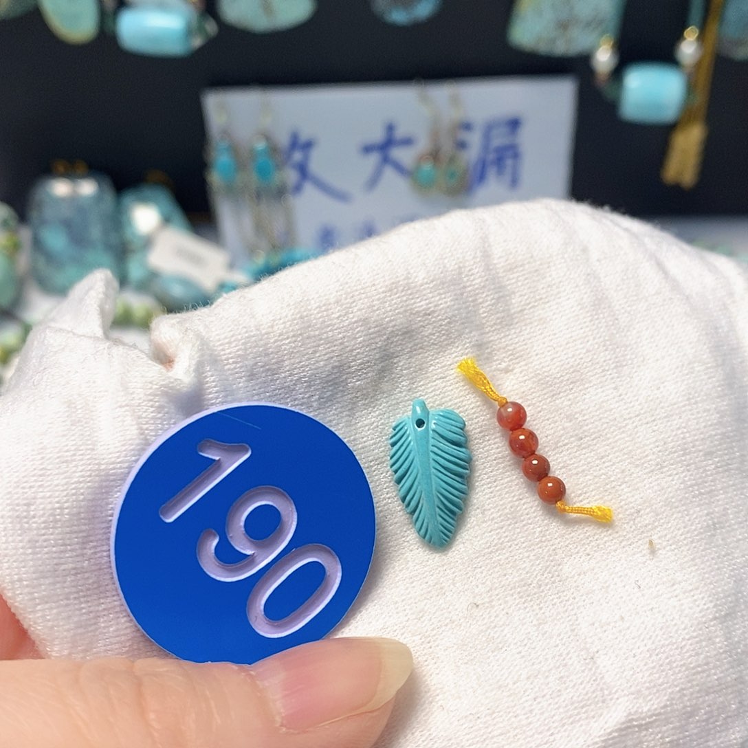 南红玛瑙未镶嵌珠宝奇石