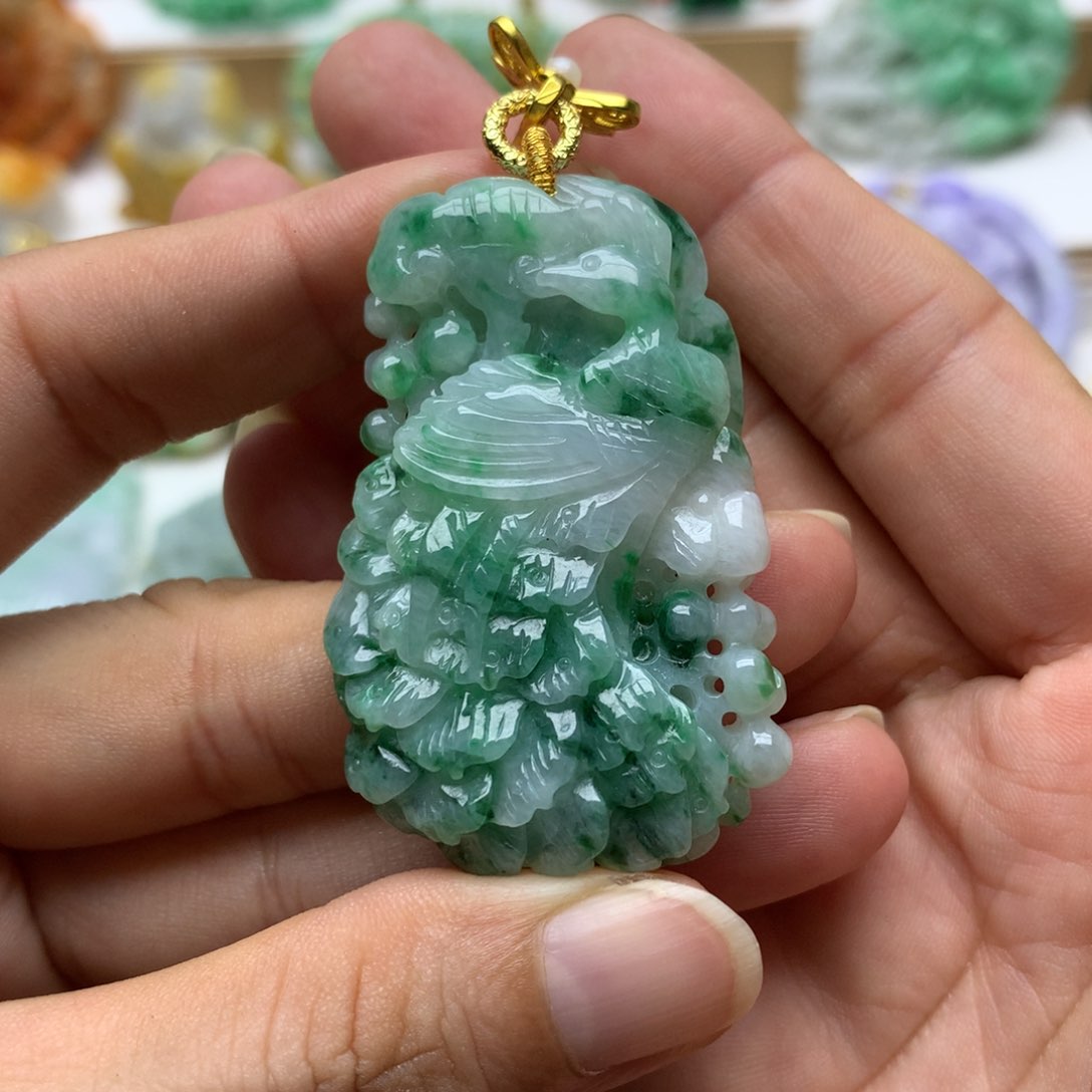翡翠未镶嵌颈饰翡翠