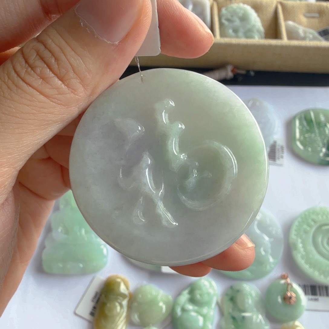 翡翠未镶嵌颈饰翡翠
