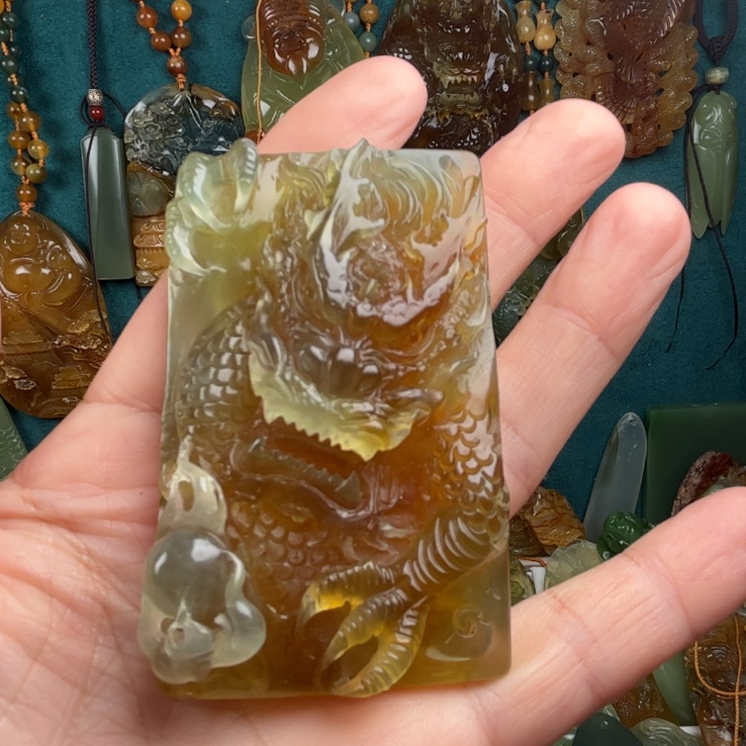 爱***岩蛇纹石玉未镶嵌颈饰