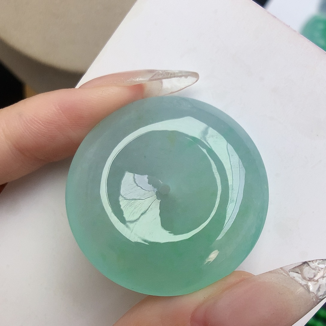 翡翠未镶嵌颈饰平安扣