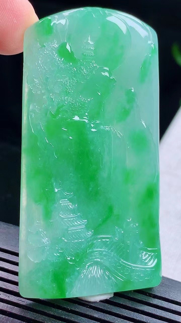 天然缅甸A货翡翠玉石珠宝高冰飘阳绿山水牌j尺寸59.8/31.2/6.3mm