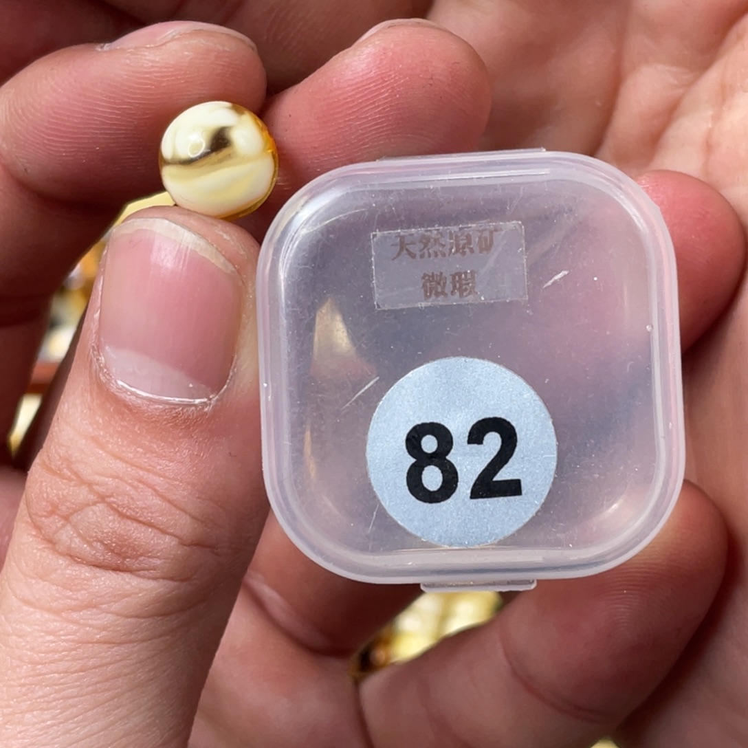 琥珀未镶嵌珠宝奇石