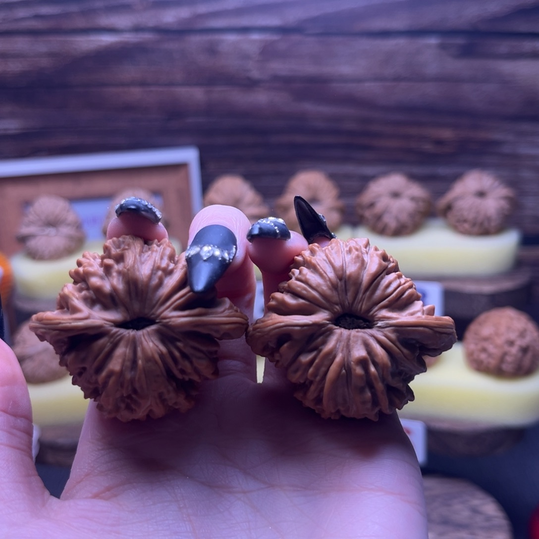 0***x文玩核桃吊坠四座楼闪88