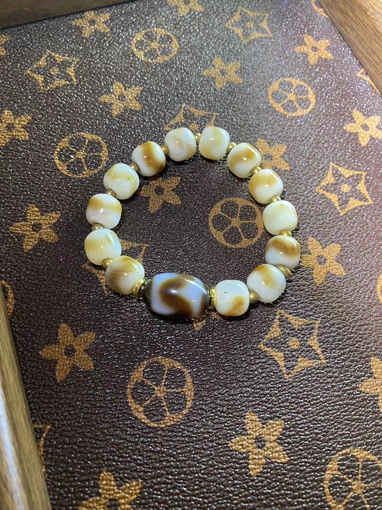 玛瑙水纹手串 时尚高级 微瑕