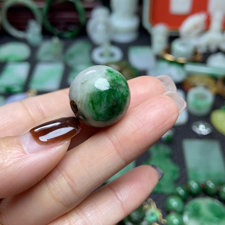 翡翠未镶嵌挂件清