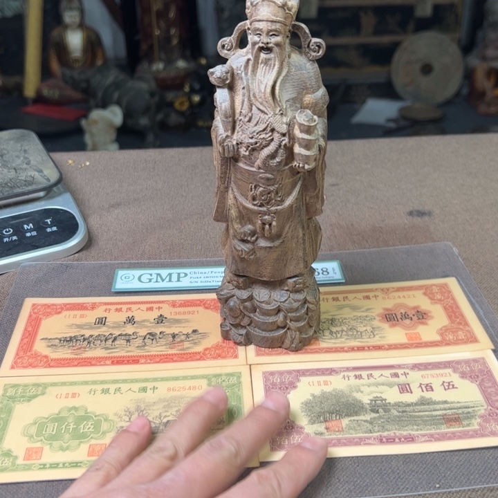 精品摆件工艺品等