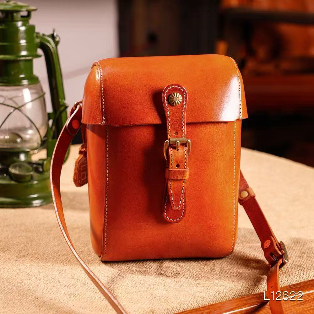 制道牛油皮相机包重工复古手机包单肩斜挎包休闲通勤轻便机车风