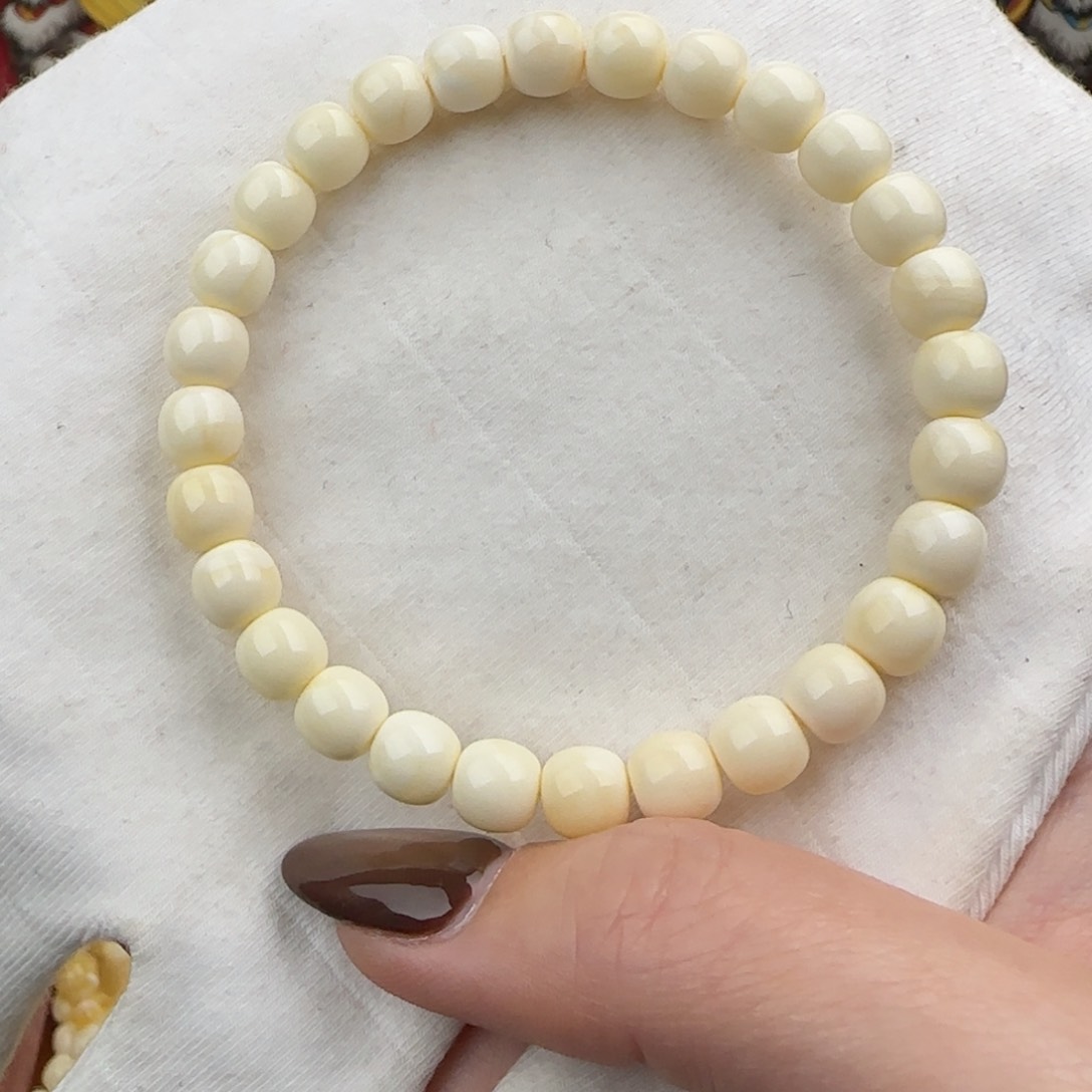 琥珀珠宝奇石未镶嵌一**书7.5