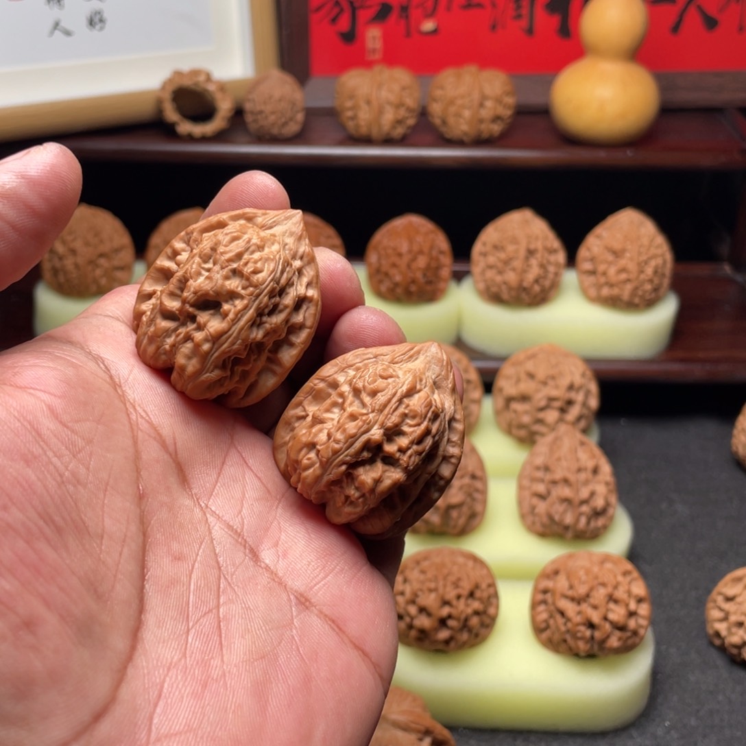 文玩核桃吊坠35赤龙鸡心