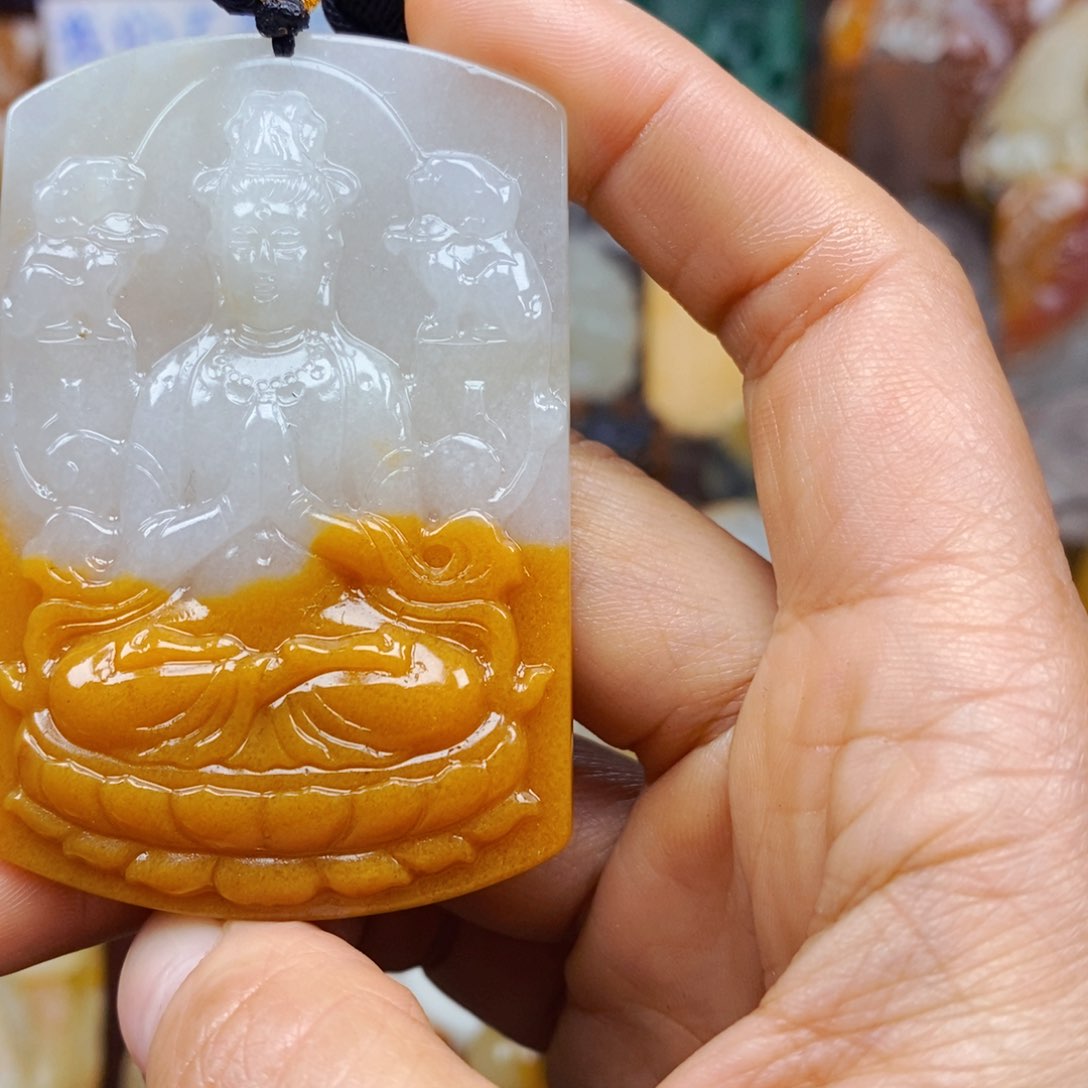 石英质玉未镶嵌颈饰