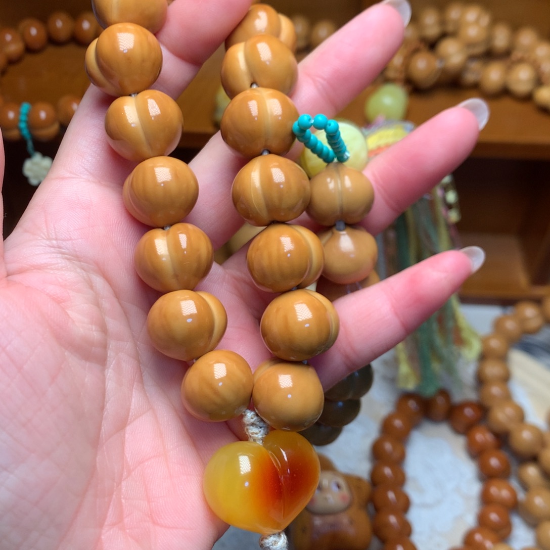 耿***0把件猴头核桃16高定屁桃手持素跑环