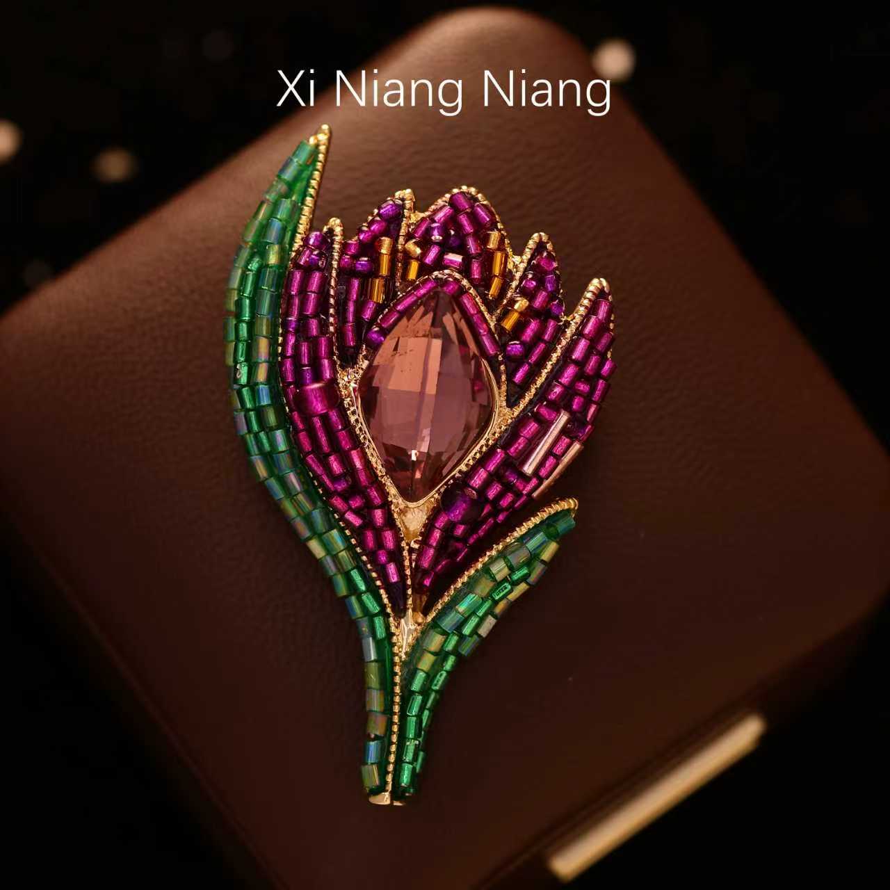 合金仿水晶胸针 澜柒-经典设计师款胸针时尚高档品牌订单-S5136