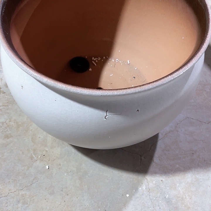 红陶口径32高度24一只小瑕疵