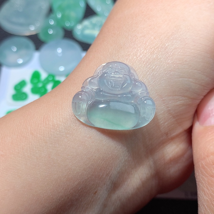 翡翠颈饰未镶嵌天然翡翠佛公