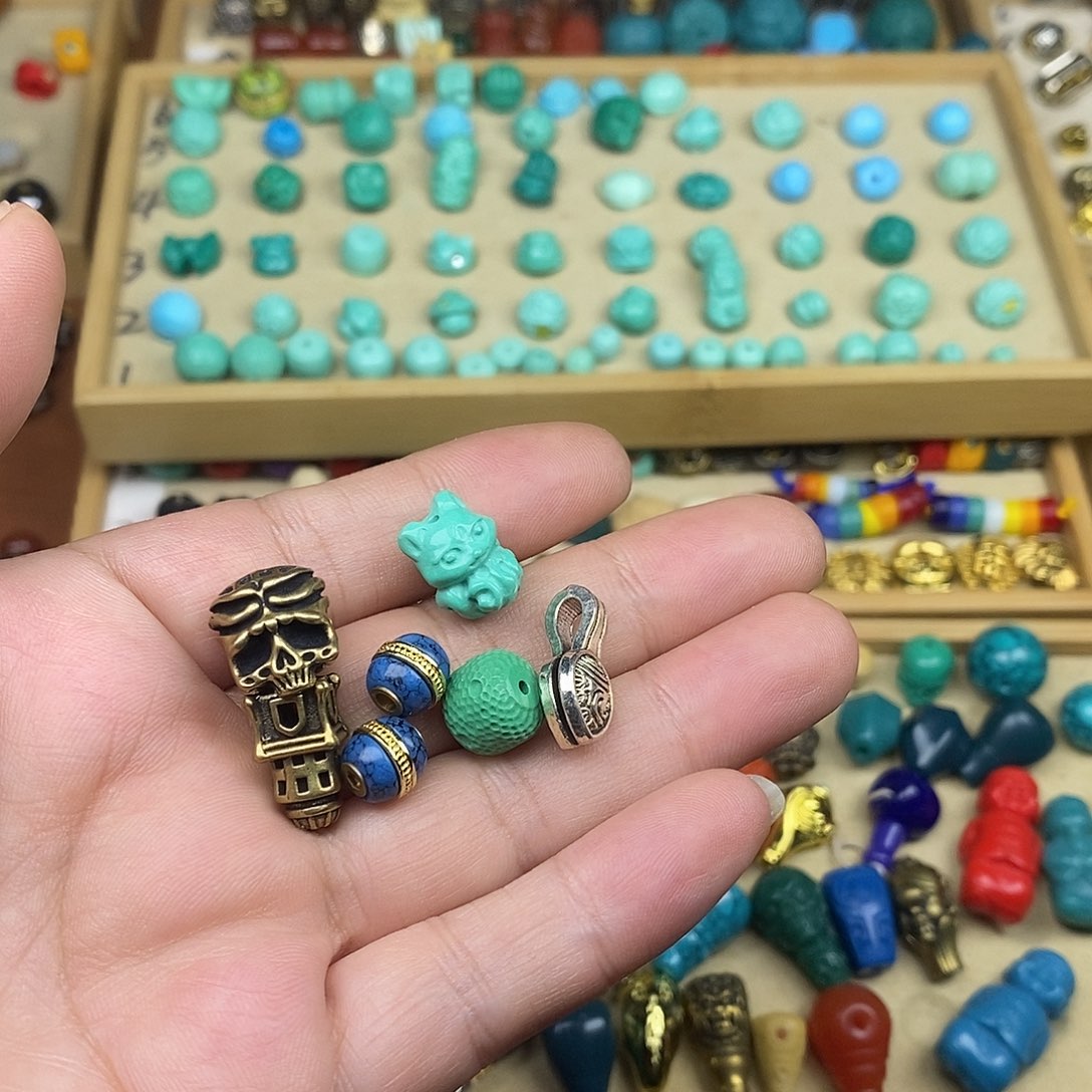 雷***玻璃颈饰配饰如图6个配件