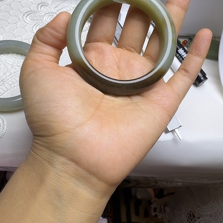 长***安和田玉（糖玉）未镶嵌手镯