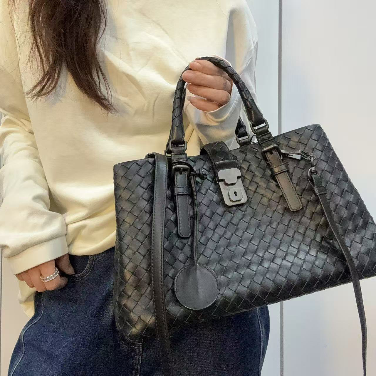 95新 BOTTEGA VENETA/葆蝶家 【蕾】 22 0259 黑色罗马单肩包