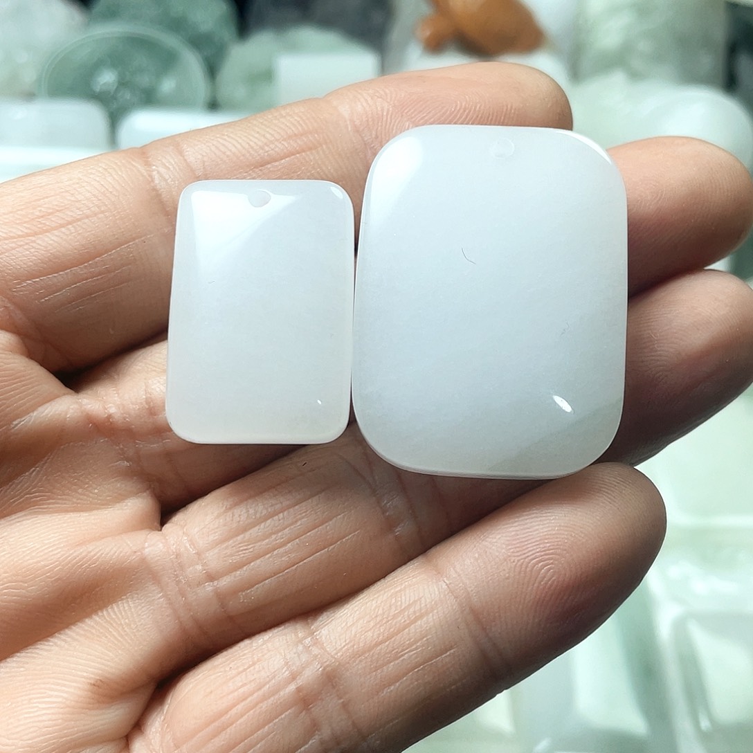 永***4石英质玉（天山翠）未镶嵌颈饰