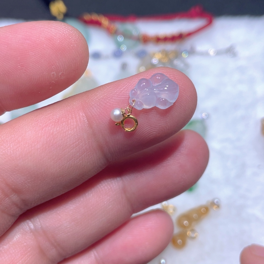 翡翠18K金镶嵌颈饰