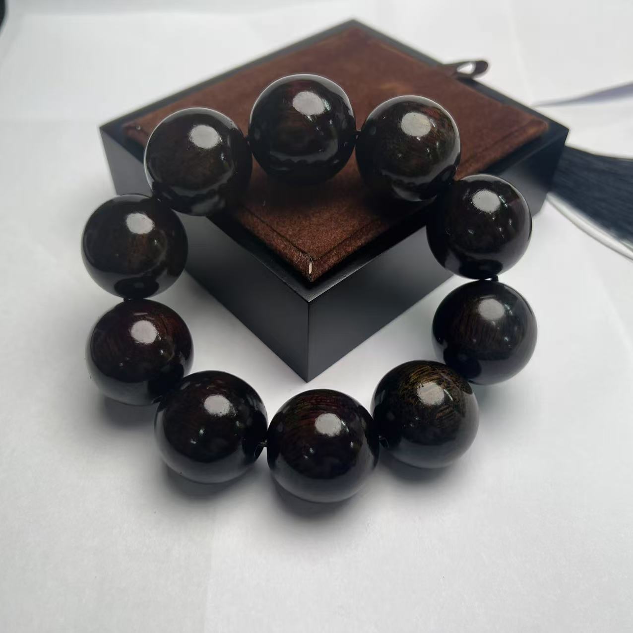 【百世璀璨 尽耀光芒】雪山绿焰重楼25mm手串B011