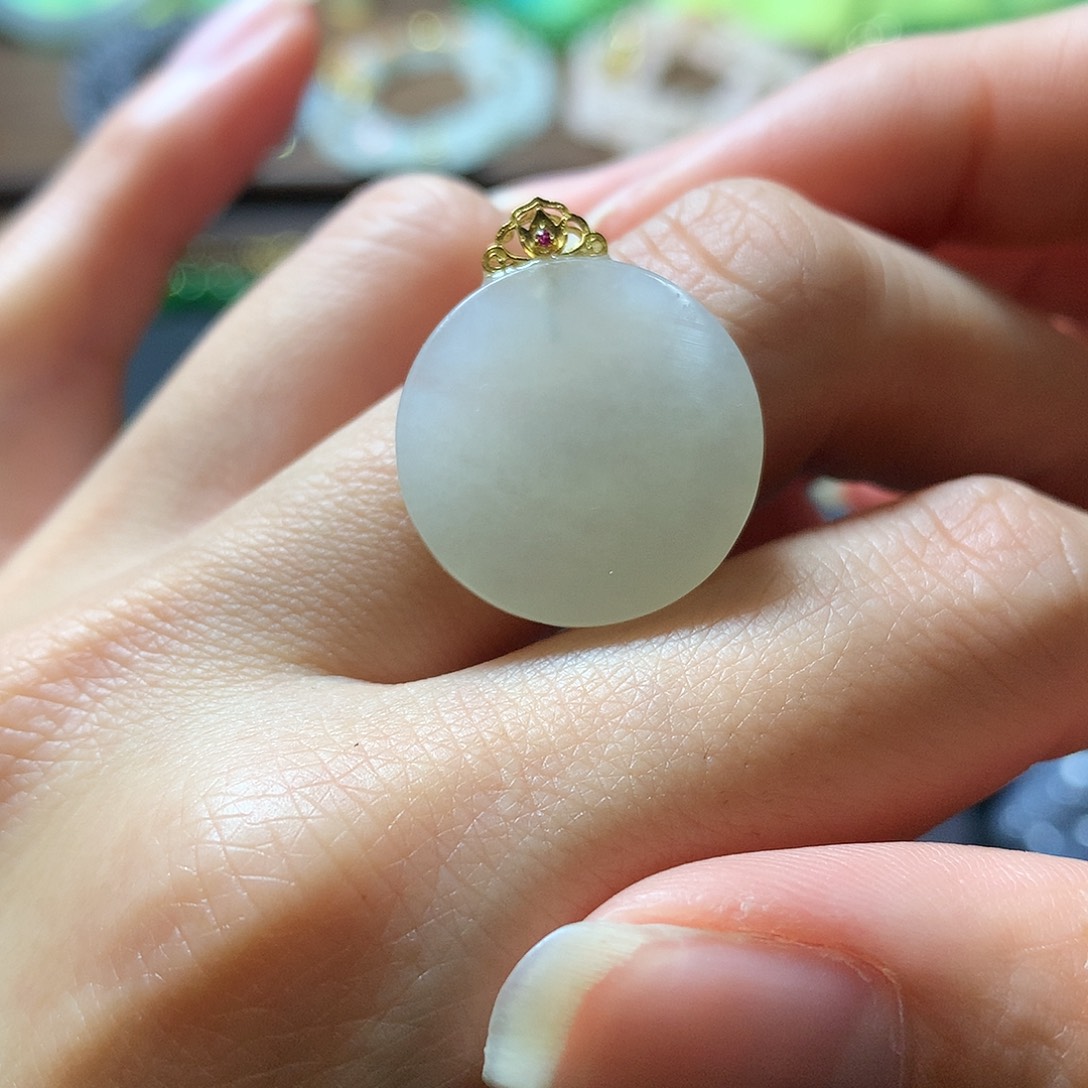 和田玉颈饰18K金镶嵌